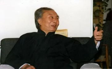 《浪》艾青读后感精选7篇