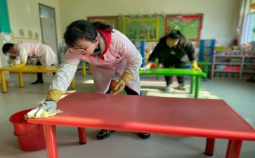保育员中班工作总结8篇