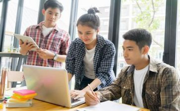 大学榜样演讲稿7篇