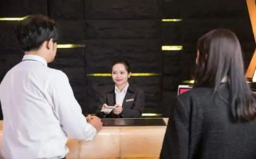 保险公司服务工作自查报告6篇