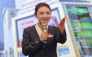 讲解员的述职报告8篇
