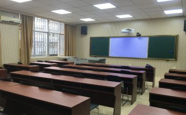 会飞的教室的读后感200字7篇