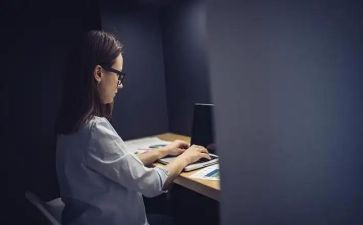 媒体人述职报告7篇