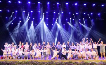 大学毕业晚会演讲稿6篇