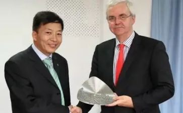 站校长年终述职报告范文7篇