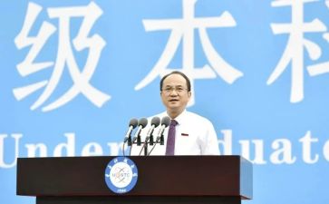校长年终述职报告6篇