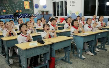 小学生当班长演讲稿最新5篇