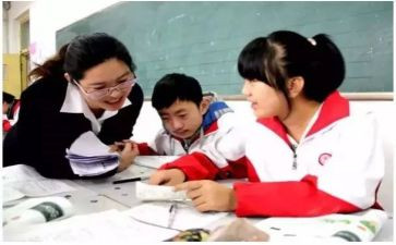 数学教师中二述职报告6篇